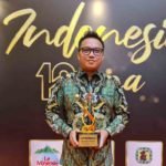 Dinilai Punya Kepedulian Tinggi di Bidang Pelayanan Publik, Bupati Delis Terima Penghargaan Dari TV Nasional