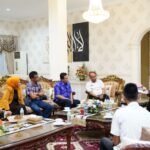 Pemprov Sulsel Serahkan Berkas Hasil Seleksi Calon Anggota KIP Kepada DPRD