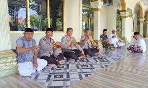 Bagikan Kopi Sholawat, Kapolres Palopo: Sebagai Bentuk Pelayanan ke Masyarakat