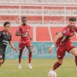 10 Pemain PSM Makassar Tahan Imbang Arema FC 1-1, Balotelli Kartu Merah