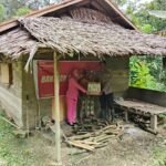 Polsek Rongkong Salurkan Bansos di Dua Desa, Wujud Nyata Polri Hadir untuk Rakyat