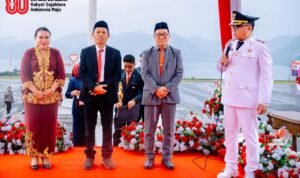 Morowali Utara Semarak HUT RI, Bupati Serahkan Penghargaan Inovasi Daerah