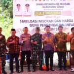Pemkab Luwu Gelar Gerakan Pangan Murah di Bajo Barat, Luncurkan Aplikasi Desa Digital Sampeang