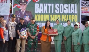 Dandim Palopo Serahkan Bantuan Sembako untuk Korban Kebakaran di Sorowako