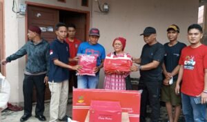 Dinsos Palopo Salurkan Bantuan untuk Korban Kebakaran di Malaja 2