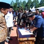 Dorong Gerakan Zakat Jadi Kekuatan Ekonomi Umat, Pemkab Luwu Timur dan Baznas Teken MoU